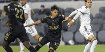 ALT El brasileño Gabriel Pec, del LA Galaxy, gana el premio al mejor fichaje en la MLS